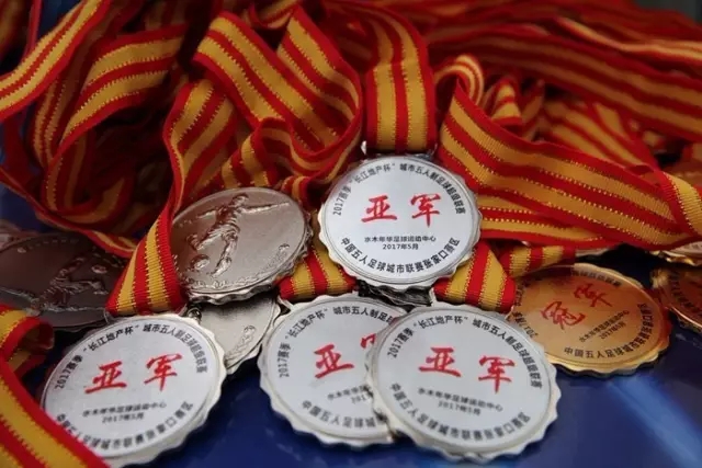 宝马新一代iX3正式发布：配置升级与新售价吸引关注